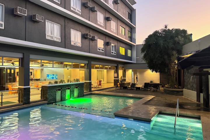 Pool 50 of 69