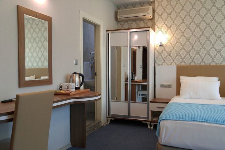 Room 8 of 23
