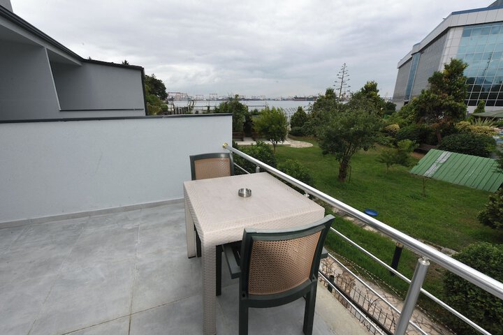 Terrace/Patio 17 of 32