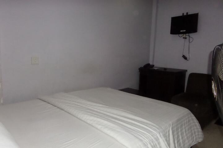 Room 5 of 35