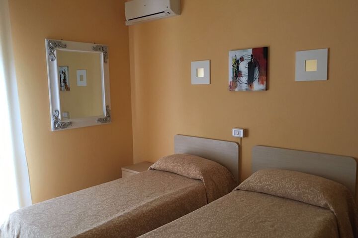 Room 7 of 38