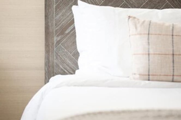 Modern Superior 2 Queen Beds (10 of 40)