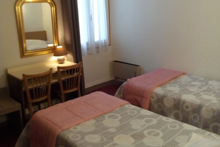 Room 4 of 48