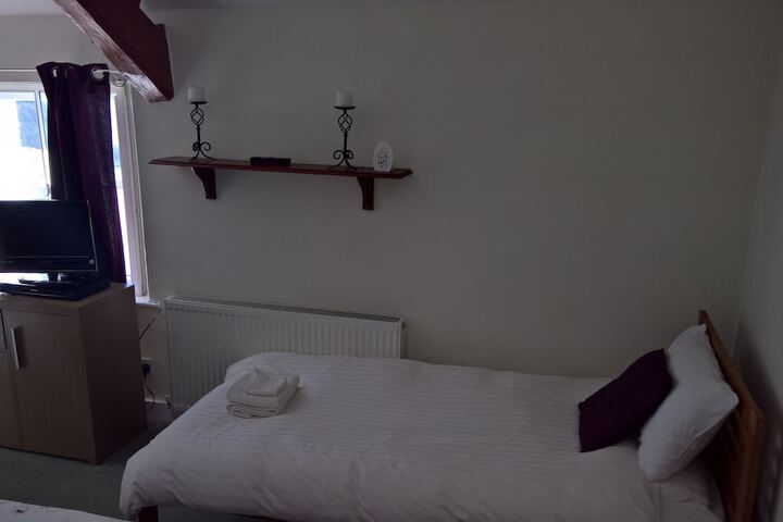 Room 14 of 32