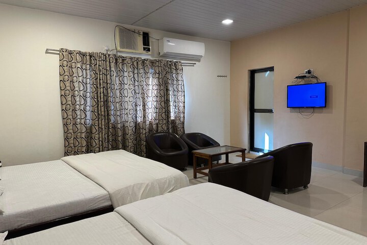 Room 14 of 19