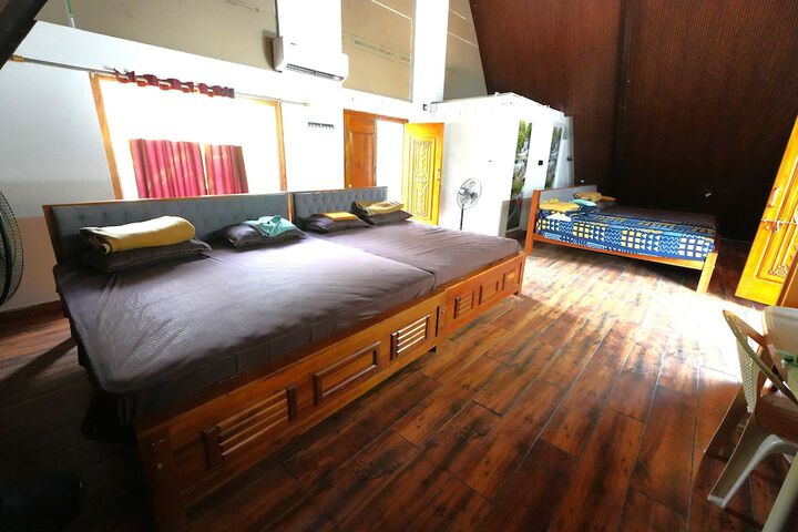 Room 18 of 117