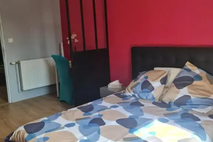 Room 4 of 11