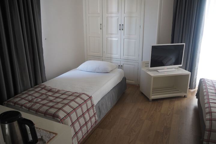 Room 13 of 68