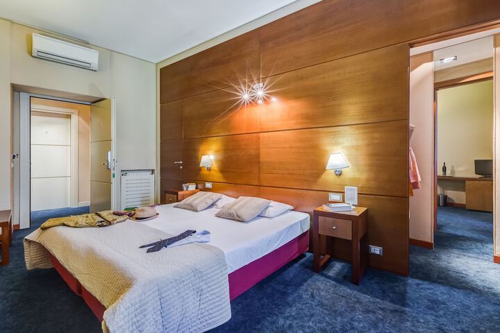Room 14 of 39