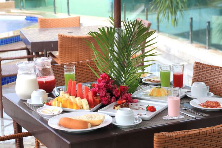 Breakfast/Coffee Service 30 of 48