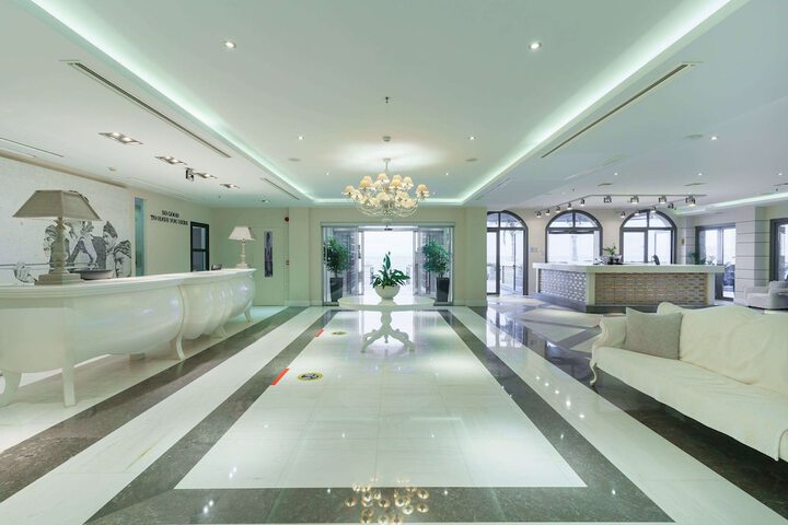 Guest Lobby