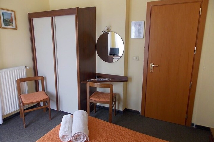 Room 21 of 65
