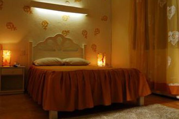 Room 7 of 24