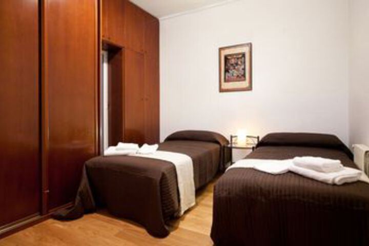 Room 16 of 40