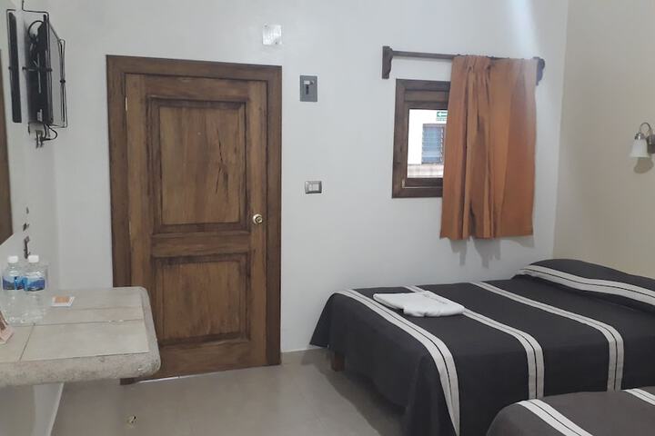 Room 14 of 142