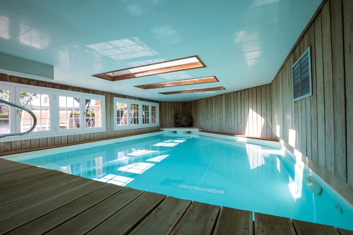 Hotel with Pool