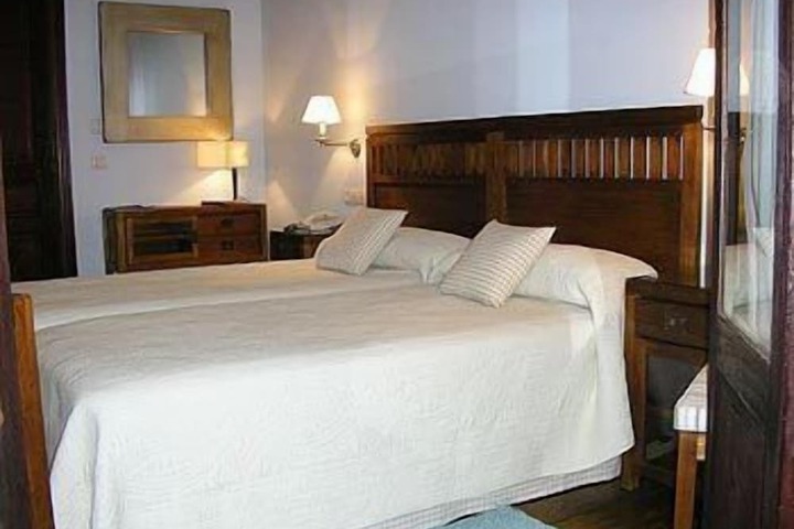 Room 2 of 49