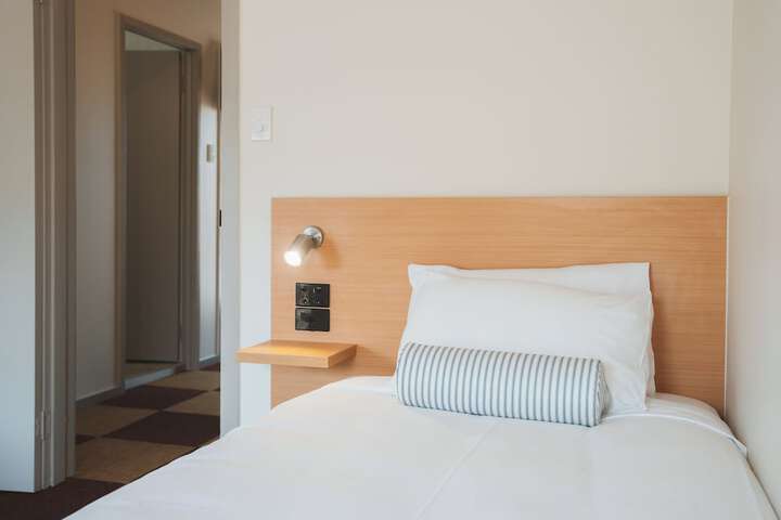 Room 2 of 123