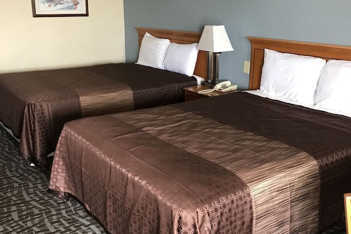Room 9 of 25