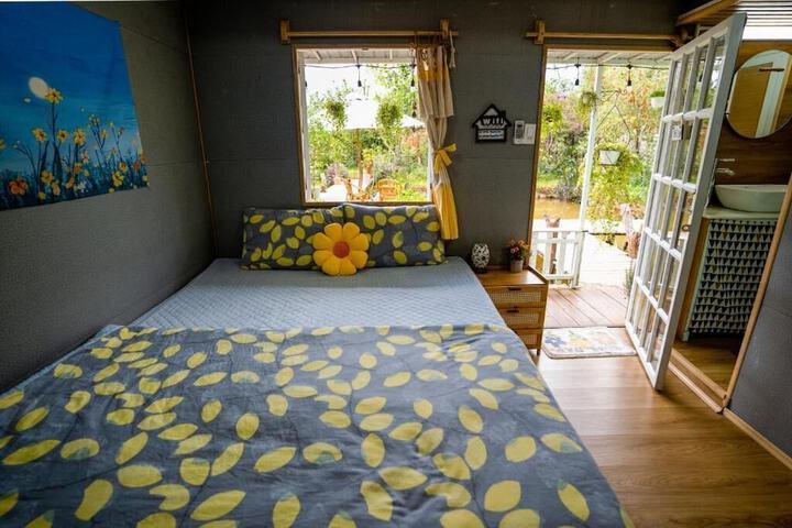 Room 10 of 52