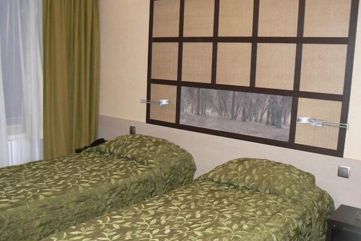 Room 6 of 42
