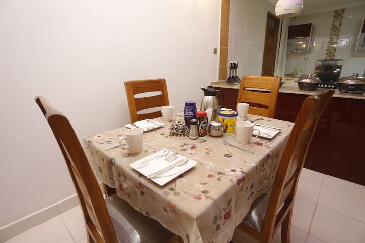 Dining 1 of 23
