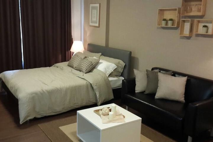Room 4 of 20