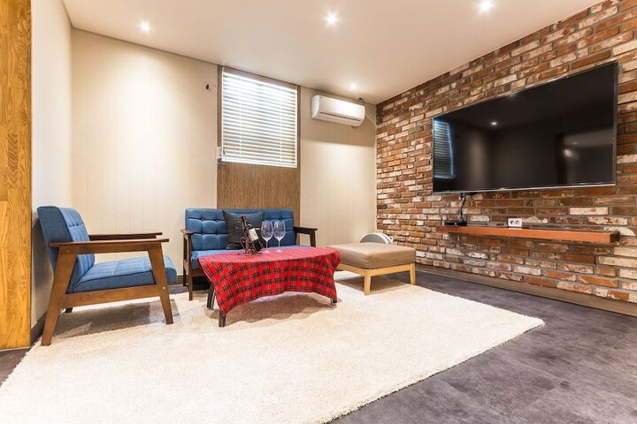 Room 15 of 37
