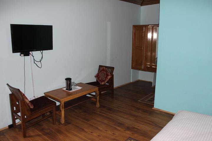 Room 6 of 6