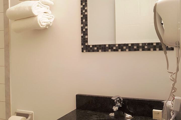 Room 48 of 59