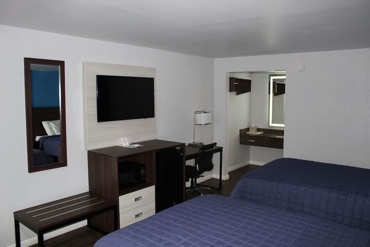 Room 22 of 38