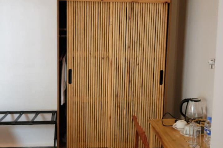 Room 73 of 121
