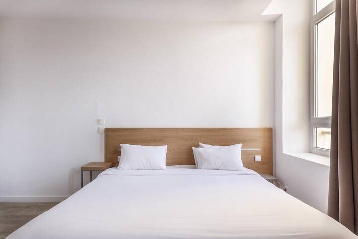 Room 6 of 32