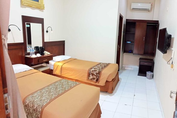 Room 10 of 49