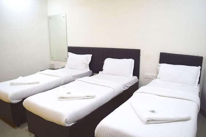 Room 14 of 25