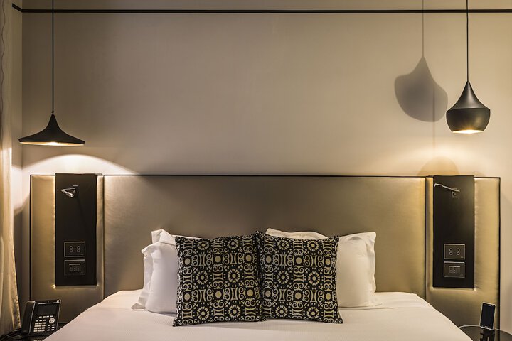 Room 33 of 61