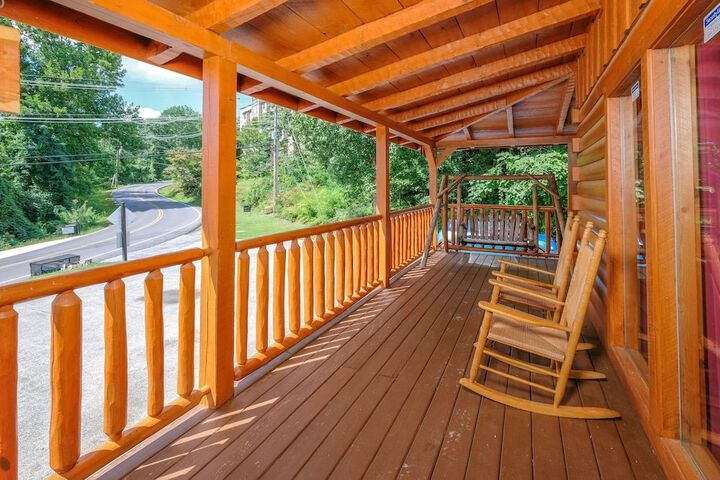 PAUL'S PARADISE - 2 BR CABIN 2