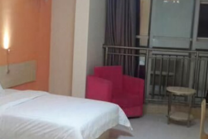 Room 6 of 6