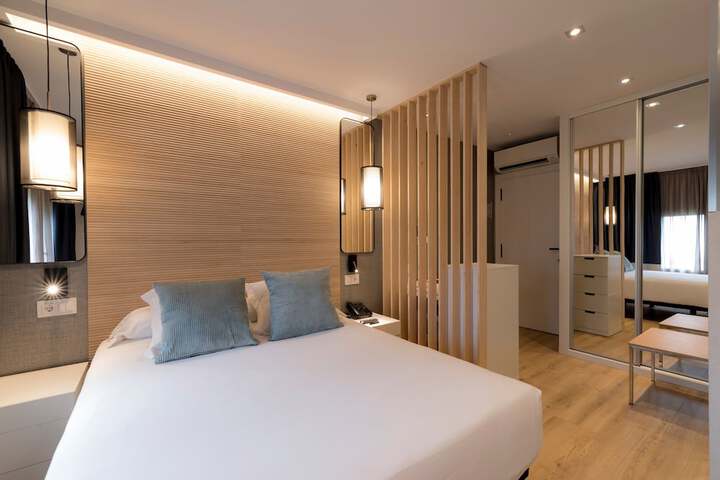 Room 3 of 51