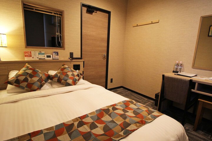 Room 20 of 106