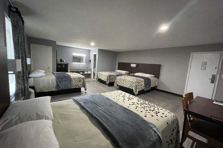 Room 33 of 42