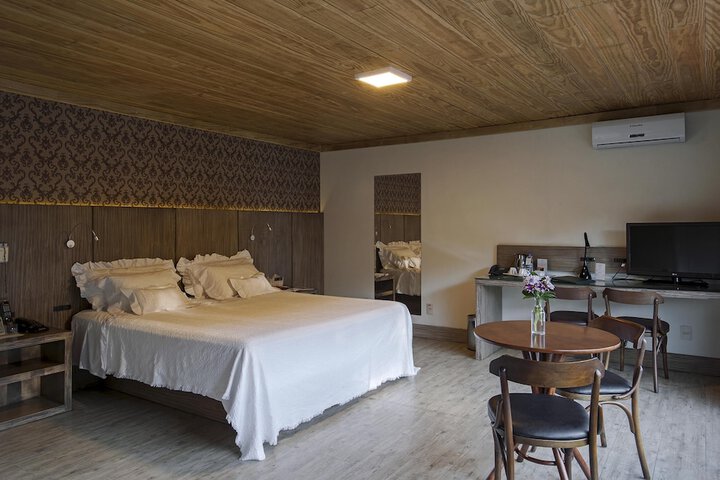 Room 34 of 148