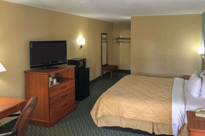 1 King Bed (20 of 20)