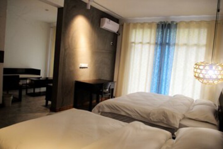 Room 14 of 27