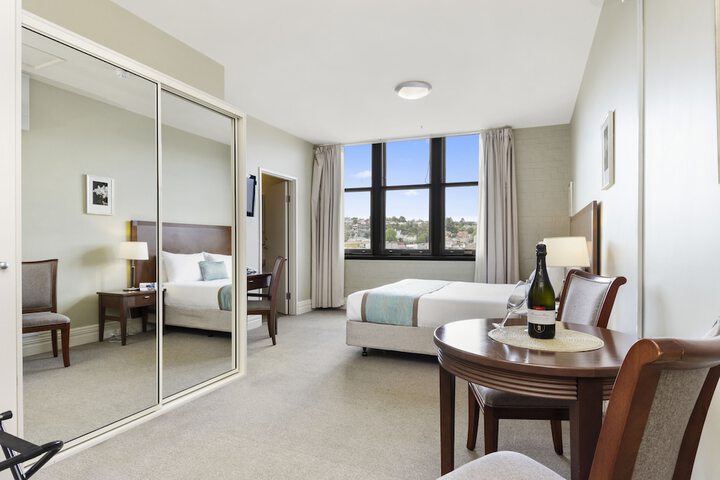 Room 6 of 37