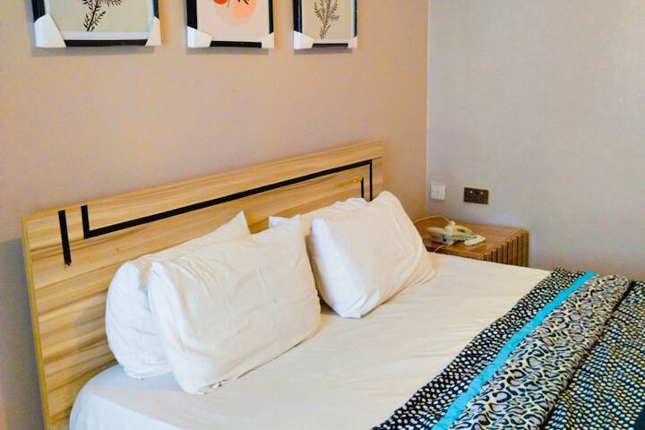 Room 3 of 5