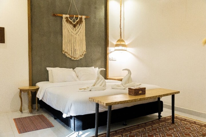 Room 2 of 19