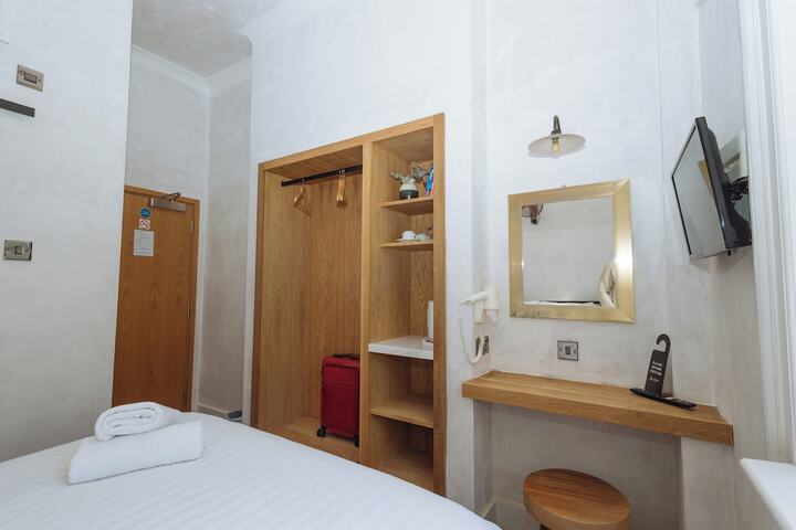 Room 69 of 121