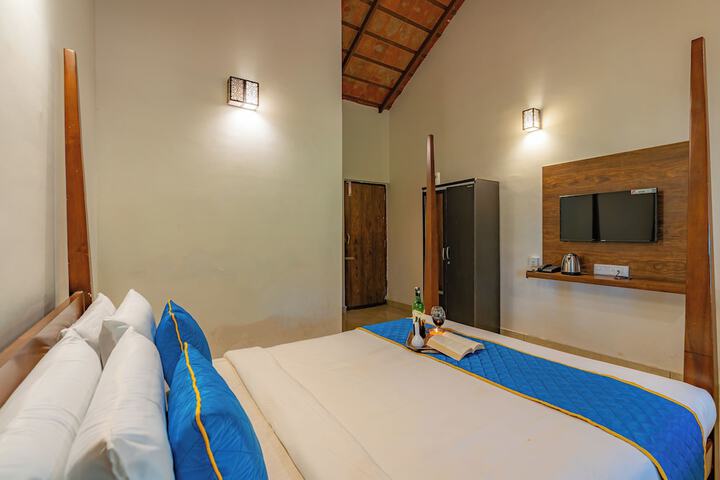 Room 2 of 11