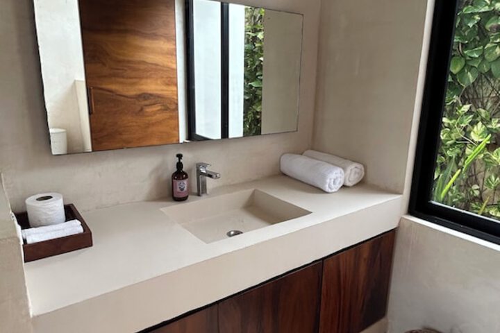 Room 43 of 65